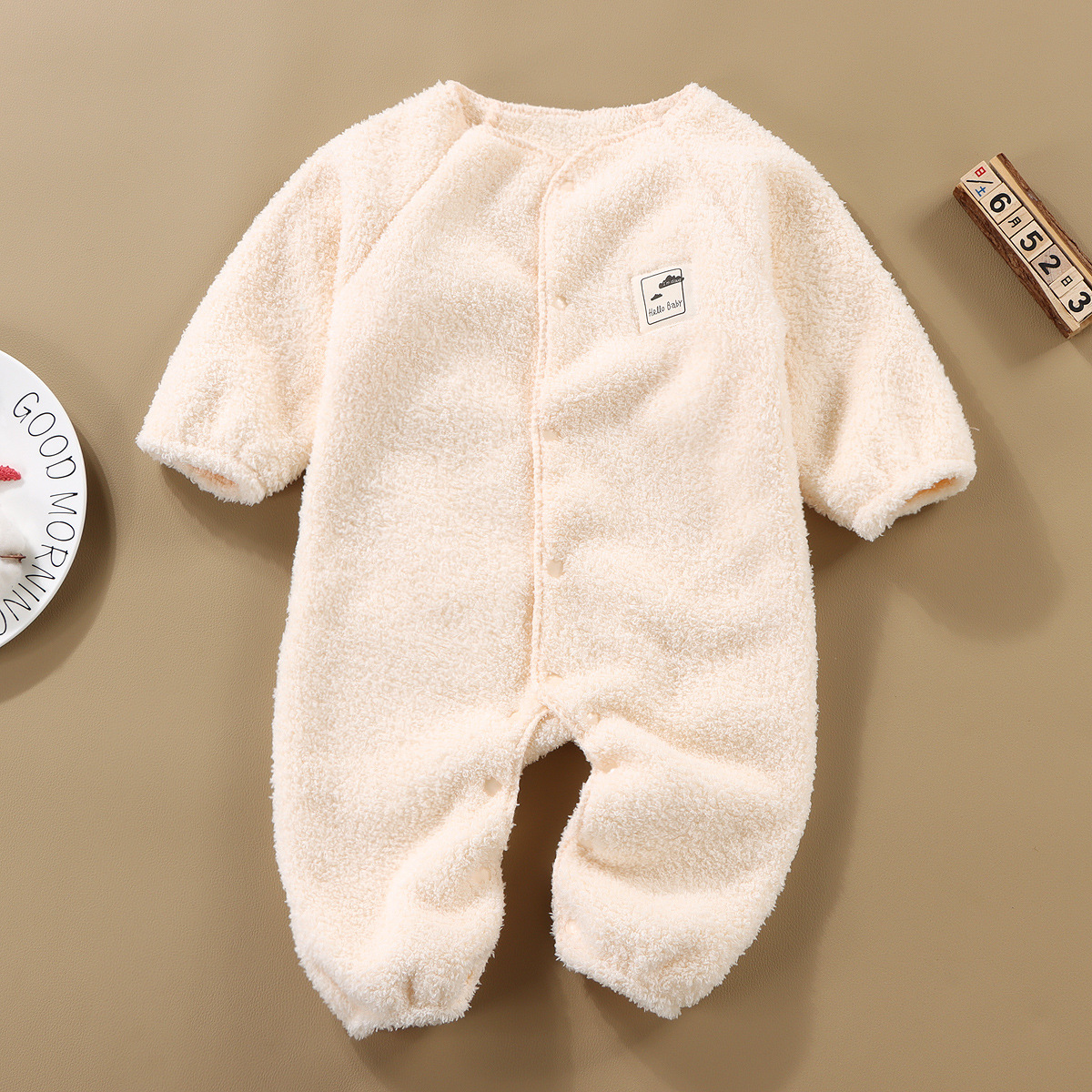 New Baby Autumn and Winter Cloud Velvet Long-sleeved One-piece Climbing Suit for Baby Going Out Thickened Warm One-piece Clothing Home Clothes