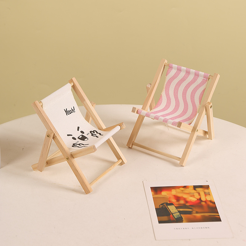 Creative small chair desktop wooden decoration mobile phone bracket pastoral style foldable display stand beach chair decoration