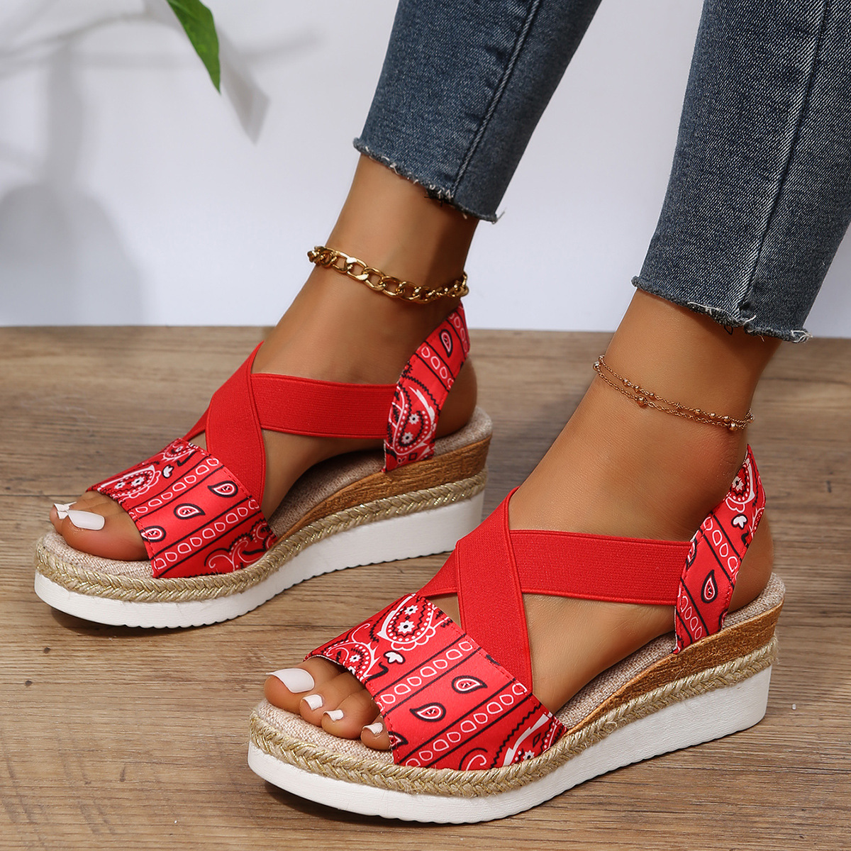 Spot European and American large size women's sandals 2022 summer new flat wedge fish mouth casual women's sandals Amazon
