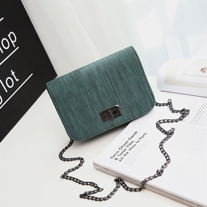 2021 new ladies small square bag turn lock chain shoulder bag diagonal bag fashion Mini small bag factory supply