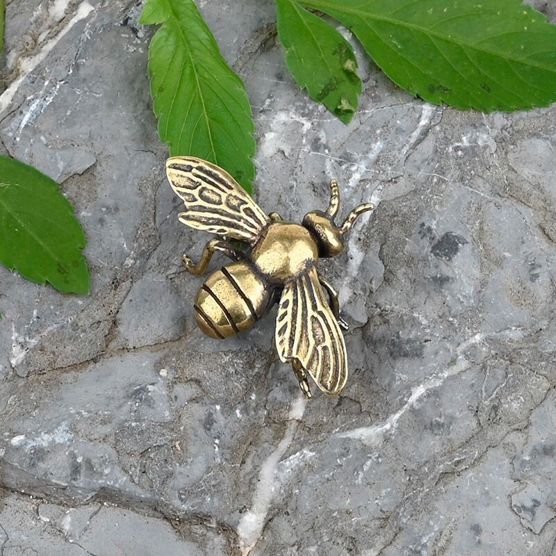 Handmade copper-plated creative bee distressed antique bronze study office decoration gift crafts collection ornaments
