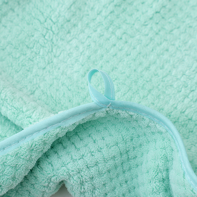 Pineapple Plaid bath towel soft skin-friendly breathable absorbent coral fleece bath towel household thickened beach towel Female Factory wholesale