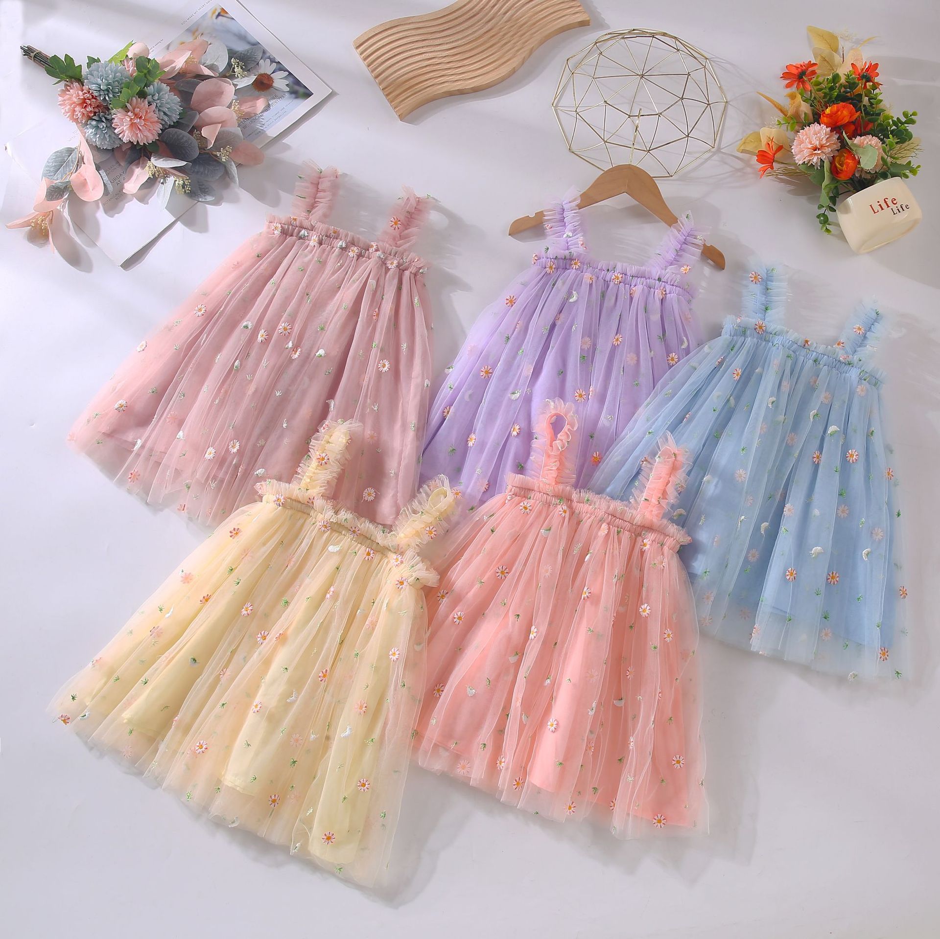INS children's dress embroidered new strap girls' dress embroidered sweet gauze dress children's dress Princess dress wholesale