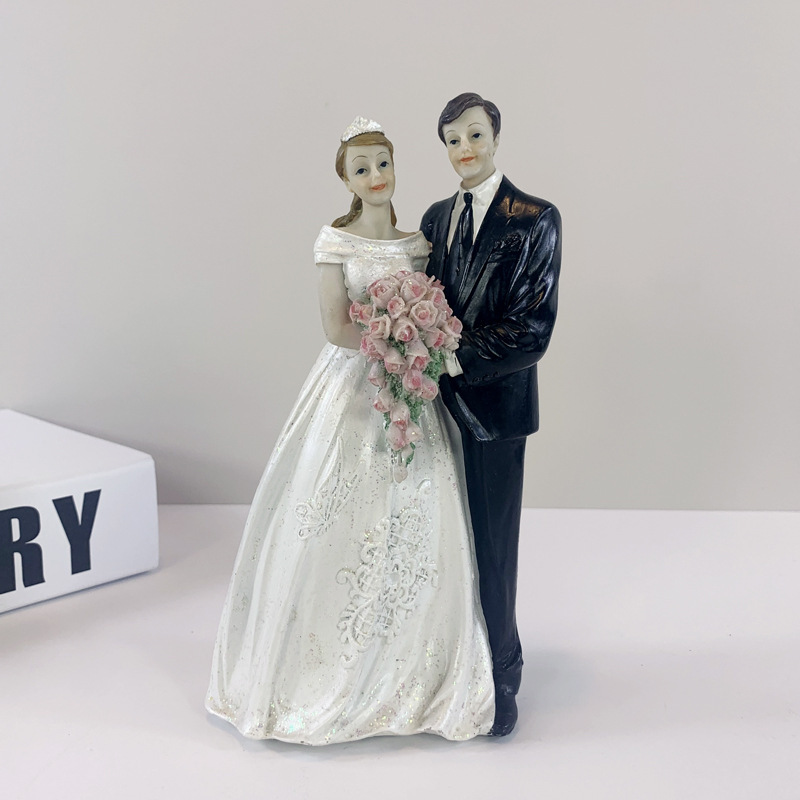 国境を越えたヨーロッパ風の人物新郎新婦樹脂工芸品結婚ケーキ装飾焙煎プレゼント結婚式の置物|undefined
