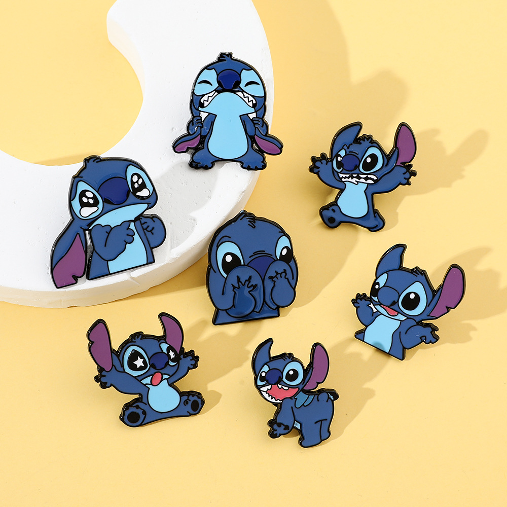 Cute creative European and American cartoon Stitch brooch funny stitch metal badge alloy drop oil bag accessories