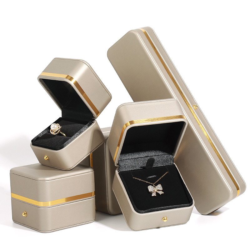 Kaituo gold edge jewelry box PU leather rounded corner ring pendant bracelet bracelet box jewelry packaging box wholesale in stock