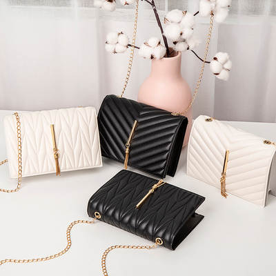 2022ladies handbags fashion foreign trade Women's bag Korean-style slung small square bag V-pattern pressed pillow bag