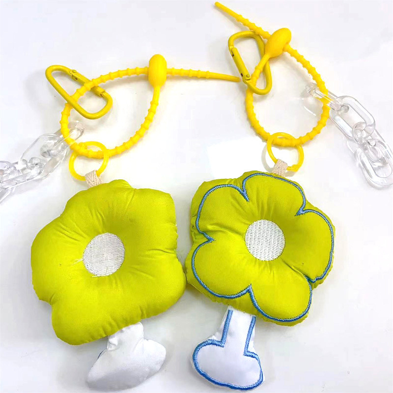 かわいいins風の小さい花の刺繍のキーホルダーのメーカーはかばんのペンダントの部品のアクセサリーの卸売りを供給します。|undefined