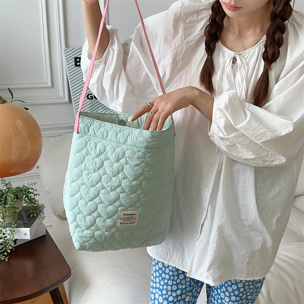 38241 ins new contrast color shoulder bag student female practical large capacity mummy bag quilted shoulder bag female_voghion.com