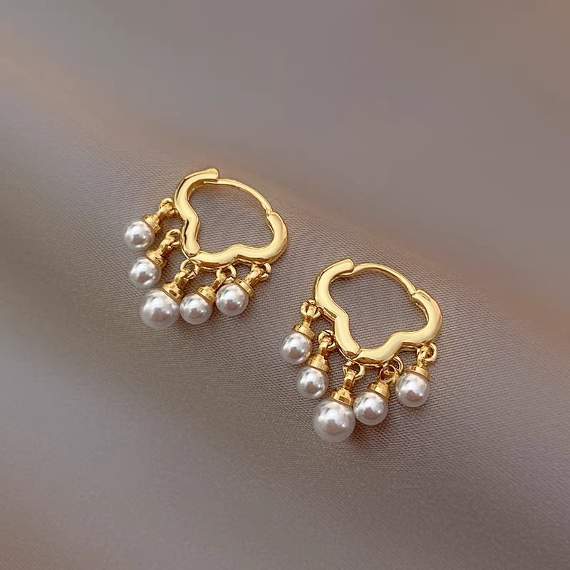 Korean-style high-grade earrings cloud earrings Korean-style simple earrings elegant tassel Pearl Super Fairy earrings