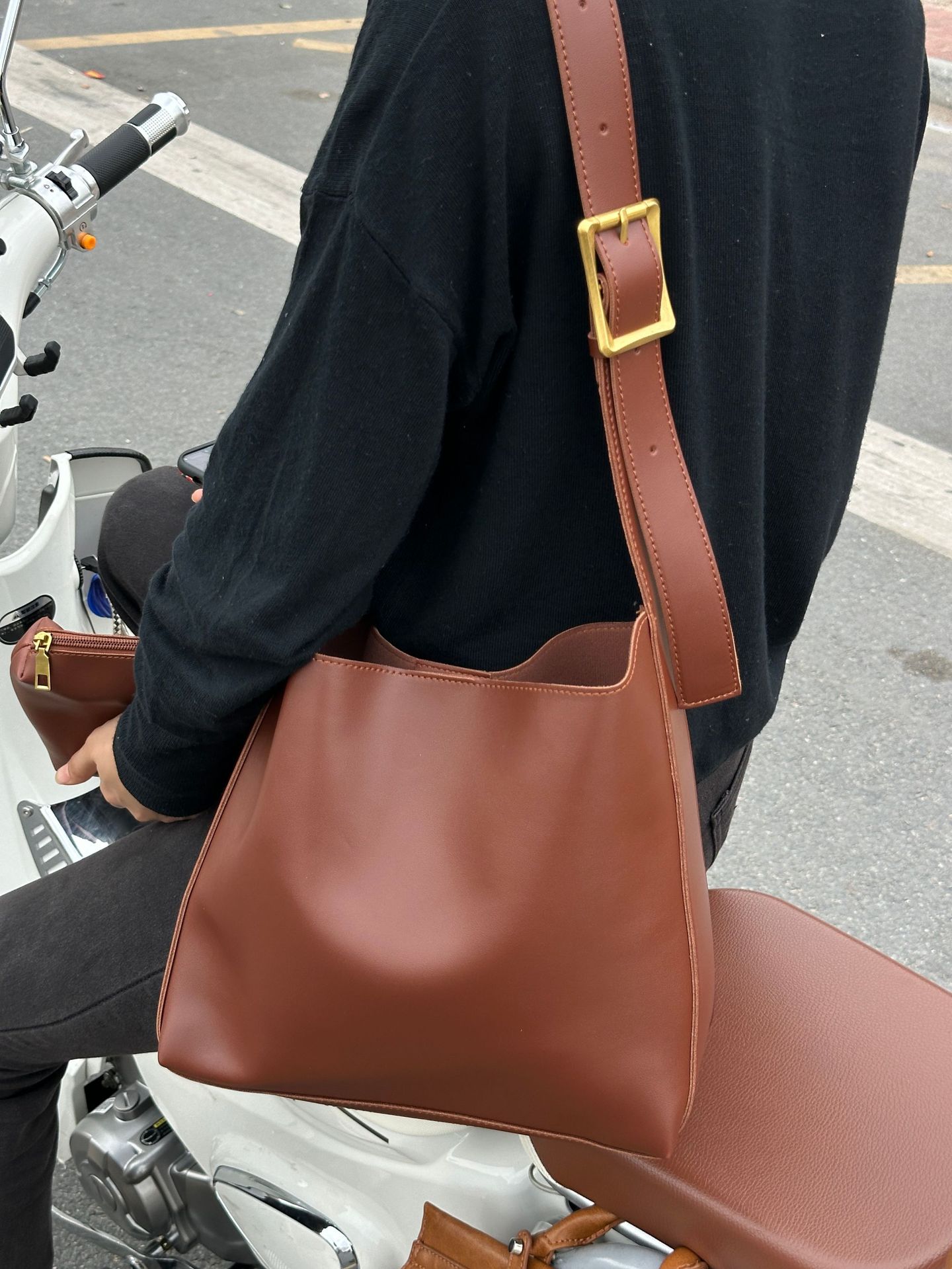handbag New Fashion All-match Bucket Large Capacity Simple Casual Two-piece Soft Collapse Shoulder Crossbody Bag_voghion.com