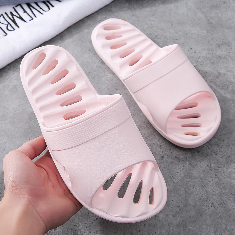 Wholesale spot couples home slippers women's summer season leaking home bathroom bath non-slip wear-resistant sandals