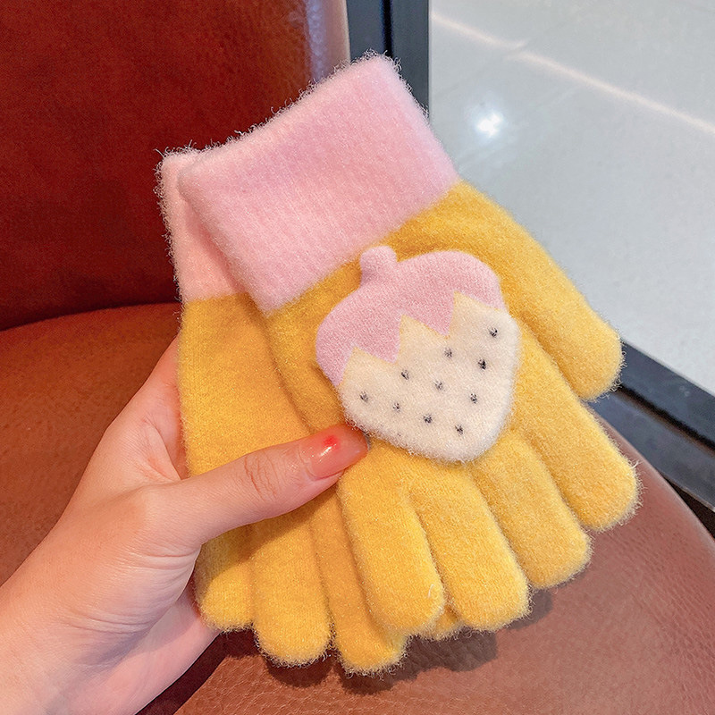 Children's gloves cute strawberry knitted fleece-lined thick soft warm windproof student girl autumn and winter student full finger