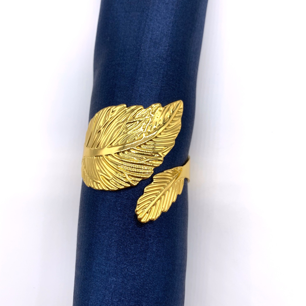 High-end hotel towel ring Golden Leaf napkin ring napkin ring metal napkin buckle mouth cloth ring wholesale