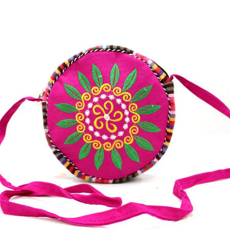 Ethnic wind sunflower embroidered canvas bag rainbow sunflower shoulder diagonal round bag ten yuan shop stall scenic spot wholesale