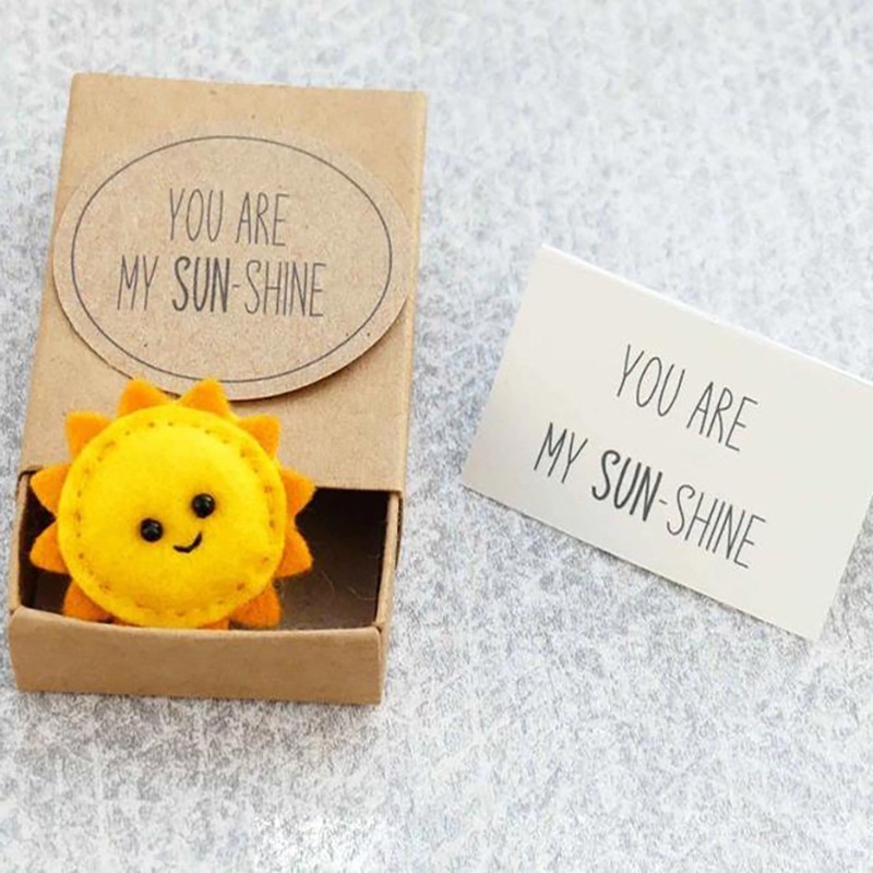 Independent station hot selling new cute sunflower small gift creative mini Sunflower gift with greeting card
