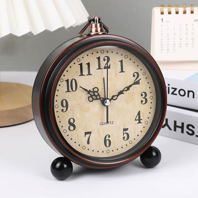 Amazon Hot Selling Hot Products Retro Creative Clock Nordic Simple Alarm Clock Student Mute Luminous Desk Clock