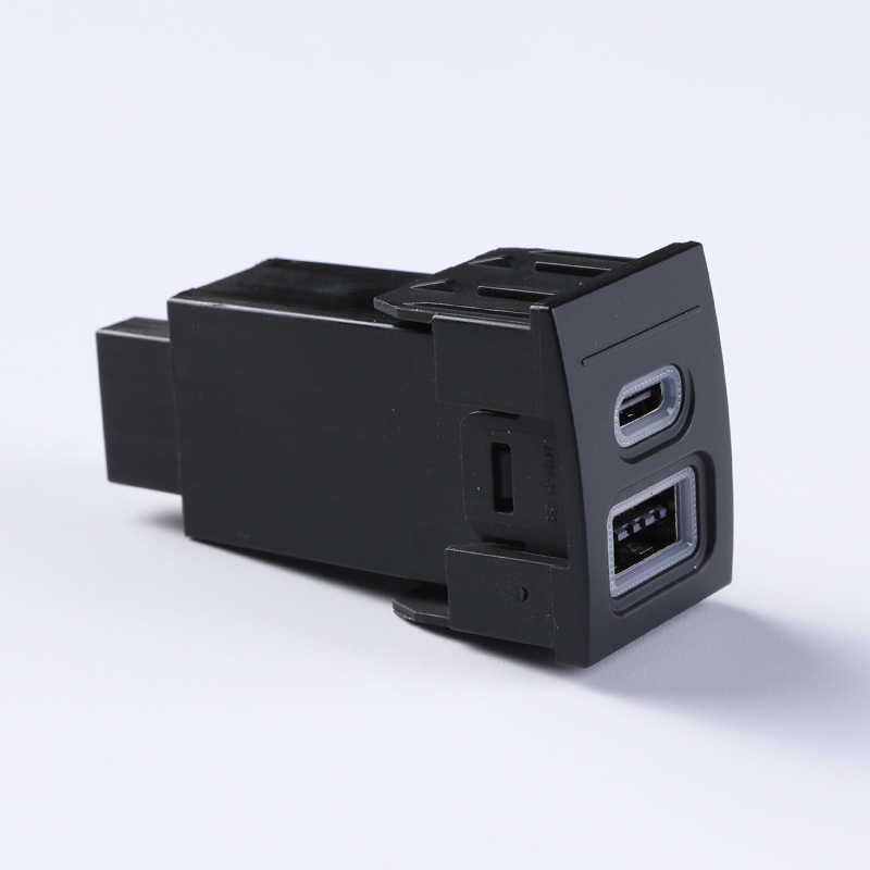For Volkswagen Polo POLO 04-09 car charger PD fast charge QC3.0 double fast charge TYPEC