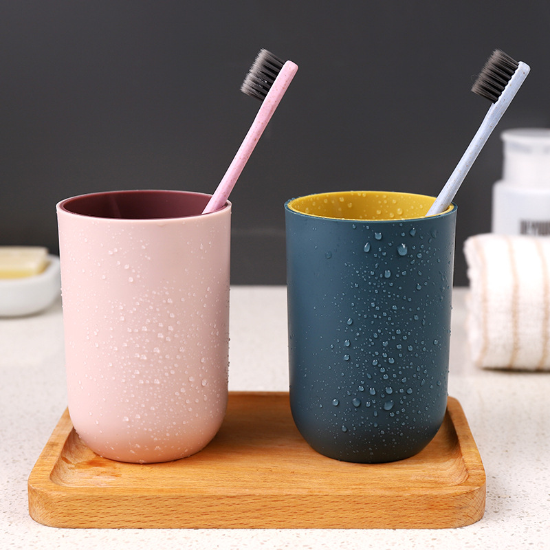 Household double-layer thickened mouthwash Cup couple toothbrush cup contrast color plastic water cup creative two-color toothbrush cup with handle Cup