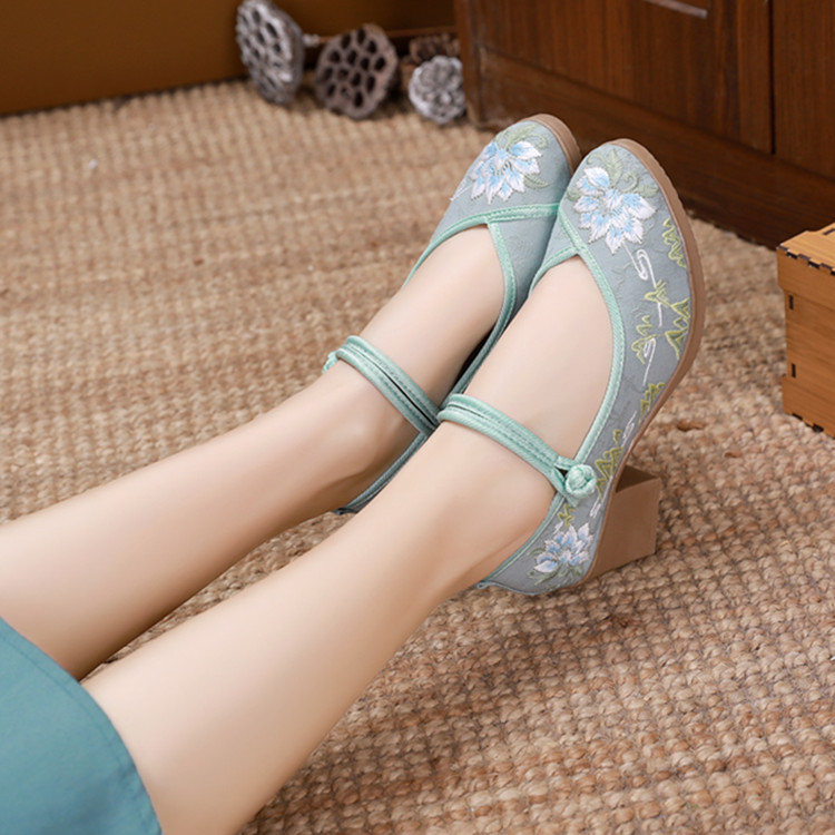 New Retro Ethnic Embroidered Shoes Old Beijing Cloth Shoes Tea Art Round Toe Thick Heel Round Toe Soft Shoes Women's Single Shoes