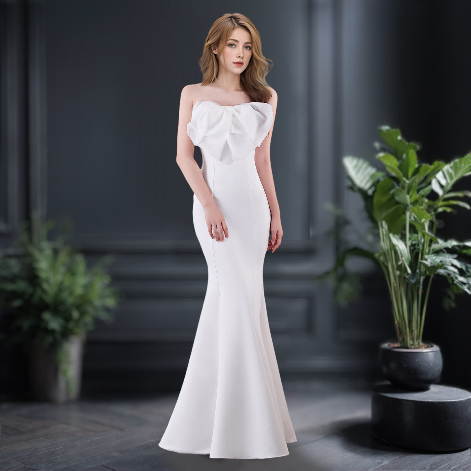 Evening dress women's high-end elegant simple Hepburn style banquet socialite niche tube top slimming long fishtail dress