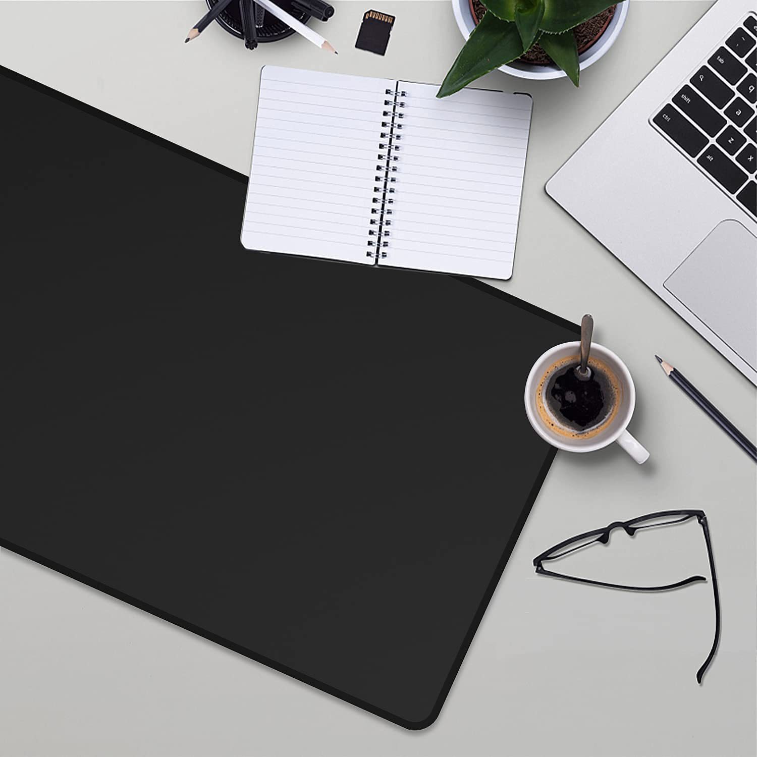 Factory spot computer game pad waterproof lock edge thick large keyboard pad luminous rubber desk mouse pad