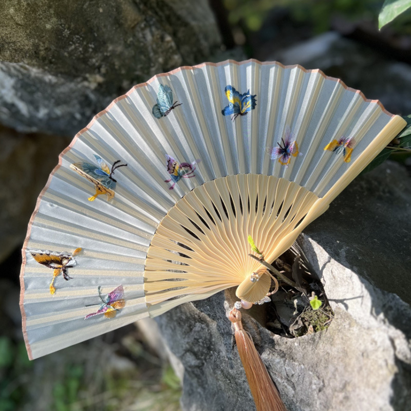 [wholesale ordering] Suzhou embroidery folding fan embroidery fan folding fan antique female fan Chinese fan craft gift fan