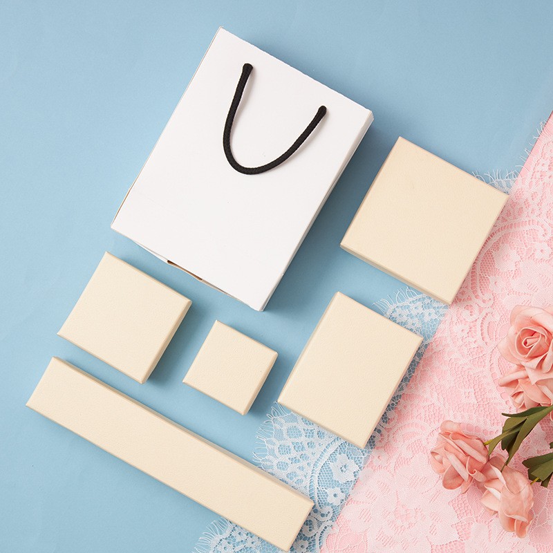 Factory spot small jewelry box green ring box simple jewelry packaging box heaven and earth cover necklace box with sponge