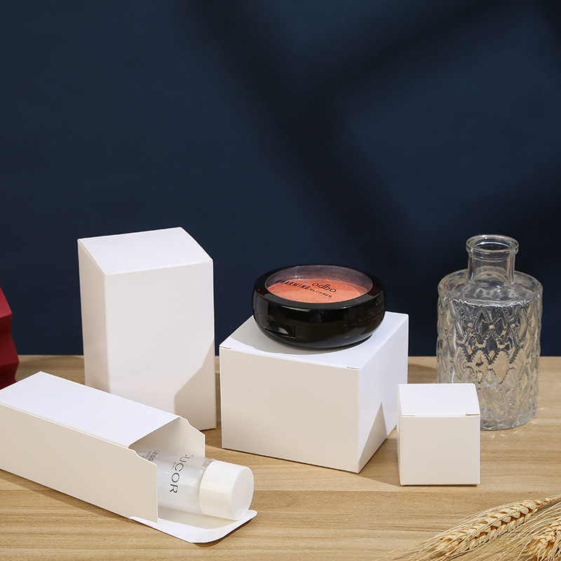 Spot universal folding Kraft paper box rectangular electronic digital packaging box jewelry cosmetics white cardboard box