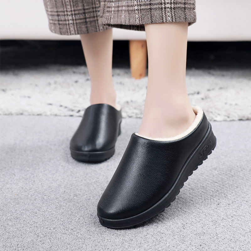 Winter Fleece-lined Warm Women's Cotton Shoes Old Beijing Waterproof PU Noodles Fashion Mother's Cotton Slip-on Slip-on Half-support