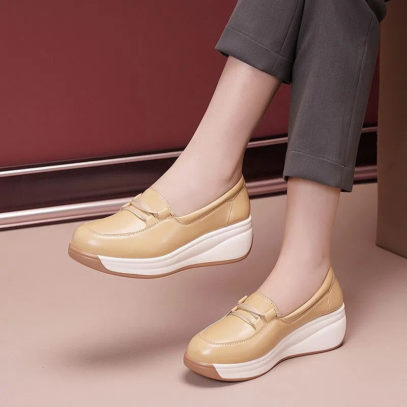 Four Seasons Foreign Trade New Sports Women's Dad Ultra-light Height-increasing Shoes Breathable Solid Color Thick-soled Student Casual Women's Shoes