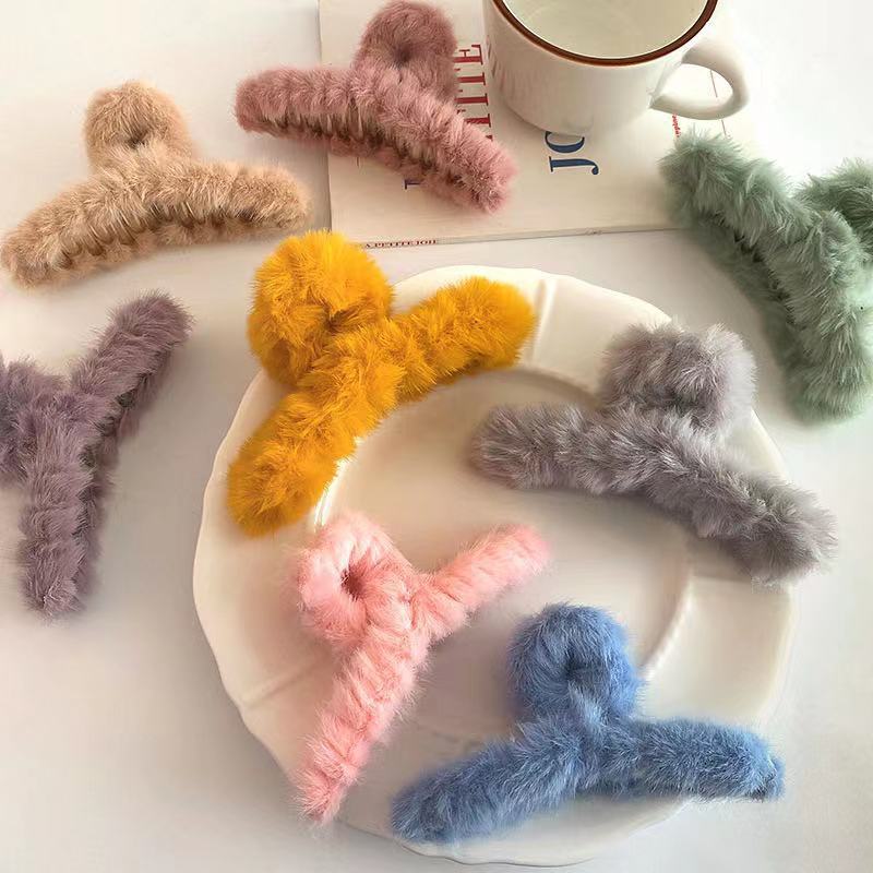 Fall/Winter 2023 New Style Plush Head Grasp Clip Internet Celebrity Large Size Mao Shark Grab Clip Women's Cute Headwear