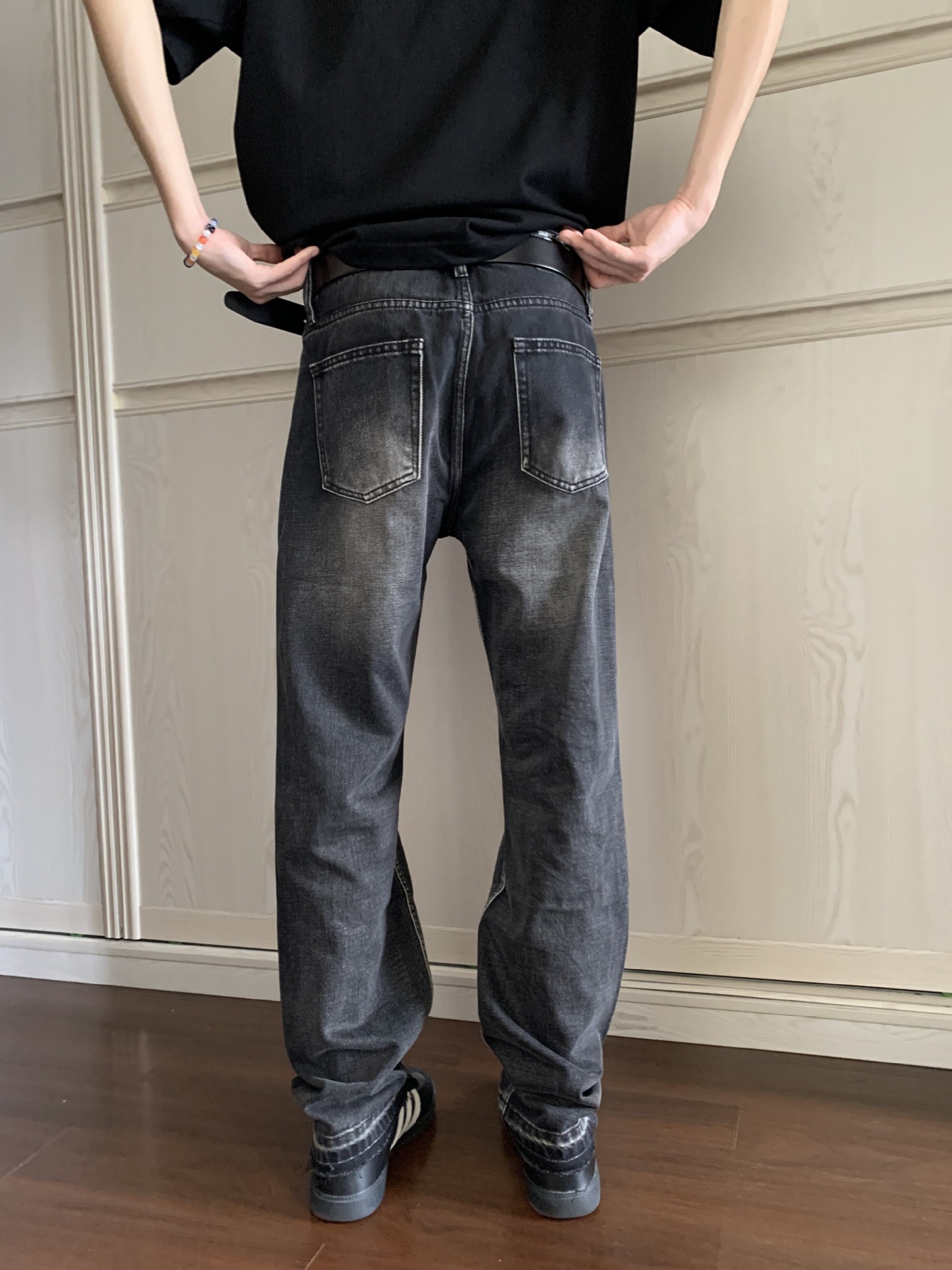 Black and gray washed distressed cat beard straight skinny jeans for men