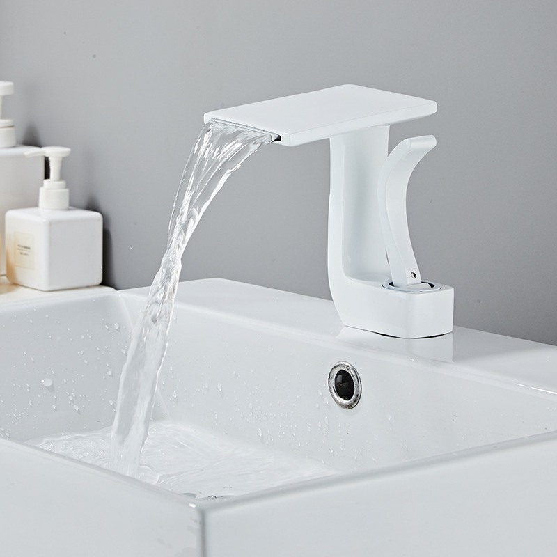 Factory supply new basin hot and cold faucet copper waterfall water outlet bathroom washbasin single hole bathroom wholesale