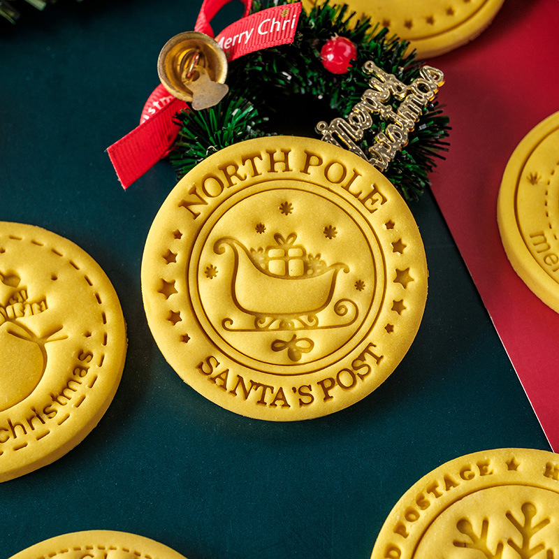 Cartoon Christmas round biscuit mold Bell sled cookie fondant mold holiday gift baking tool