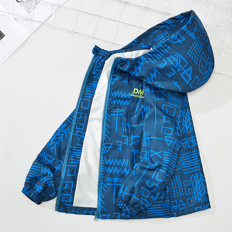 Boys' Spring 2024 Light Spring Jacket, Stylish Hooded Top for Kids, Windproof and Waterproof Children's Spring Outwear