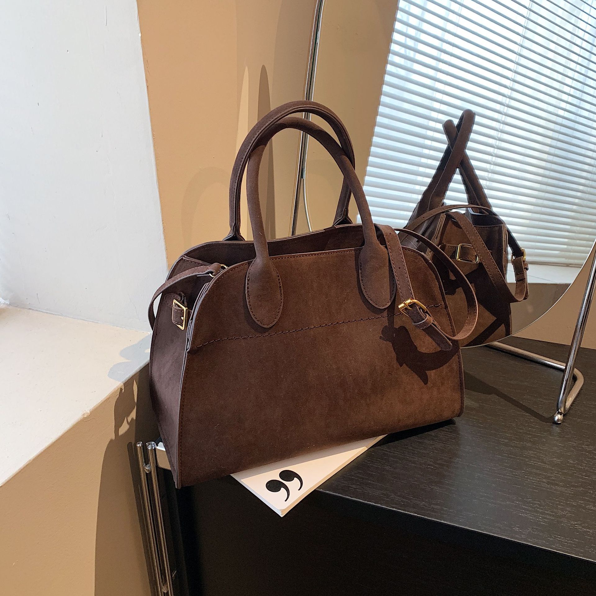 Cross-border Retro Large Capacity Handbag 2025 New All-match Light Luxury R. ow Frosted Commuter Women's Shoulder Tote Bag