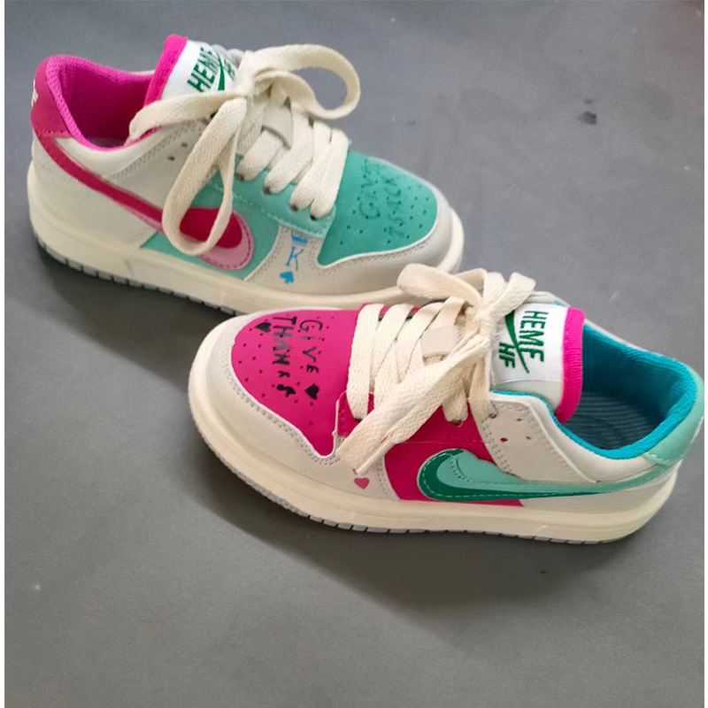 Girls' Board Shoes 2024 Autumn New Thick-soled Yuanyang Casual Shoes Breathable All-match Zhongtong Non-slip Soft-soled Trendy