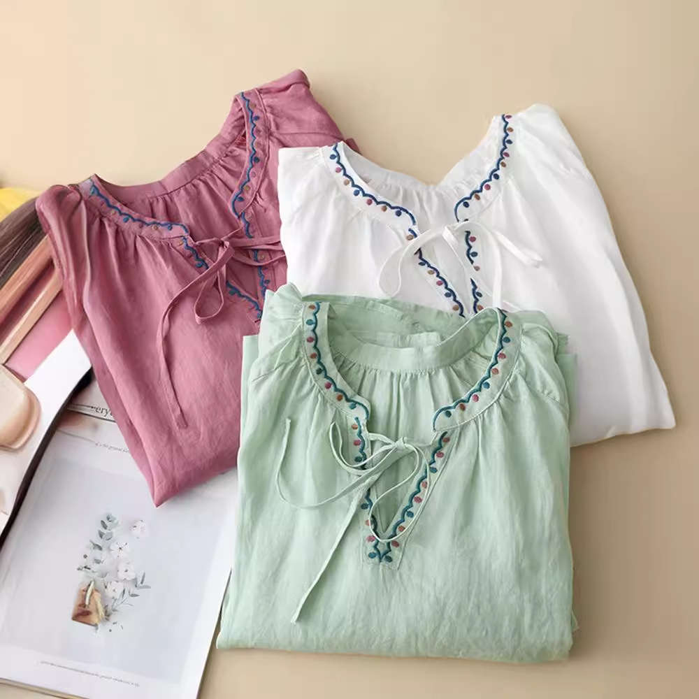 Foreign trade summer top 2023 new cotton and linen embroidered V-neck 3/4 sleeve t-shirt women's comfortable loose middle-aged and elderly top