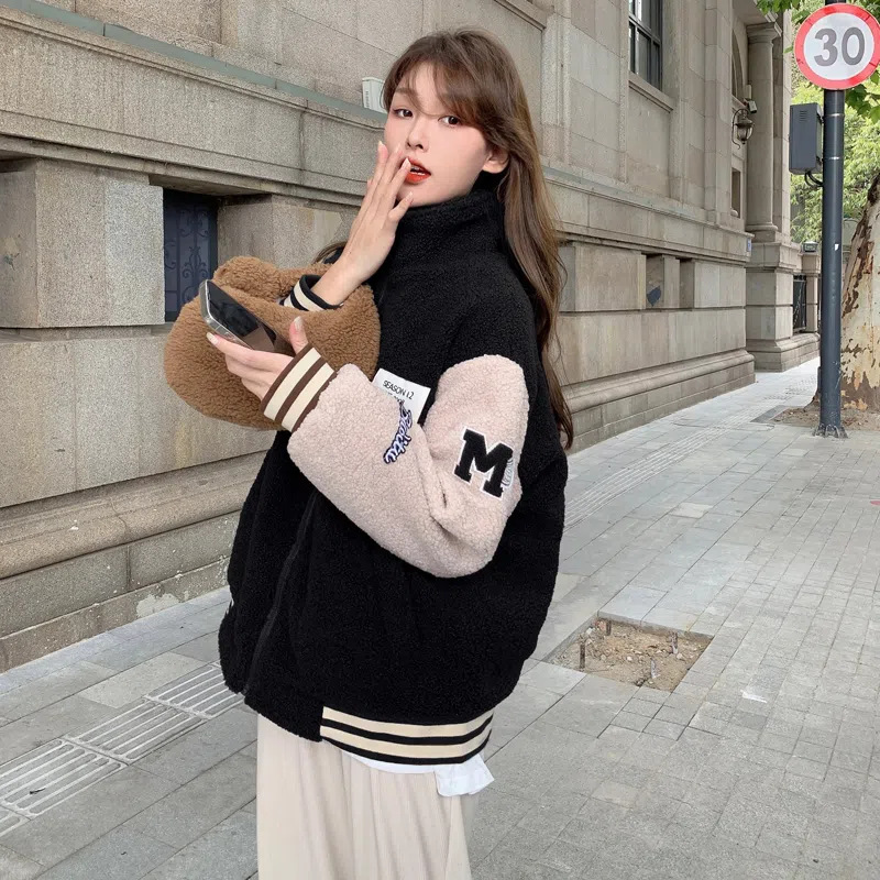 Internet celebrity lamb wool coat for women 2023 autumn and winter New thickened baseball uniform loose all-match lamb wool outer wear top