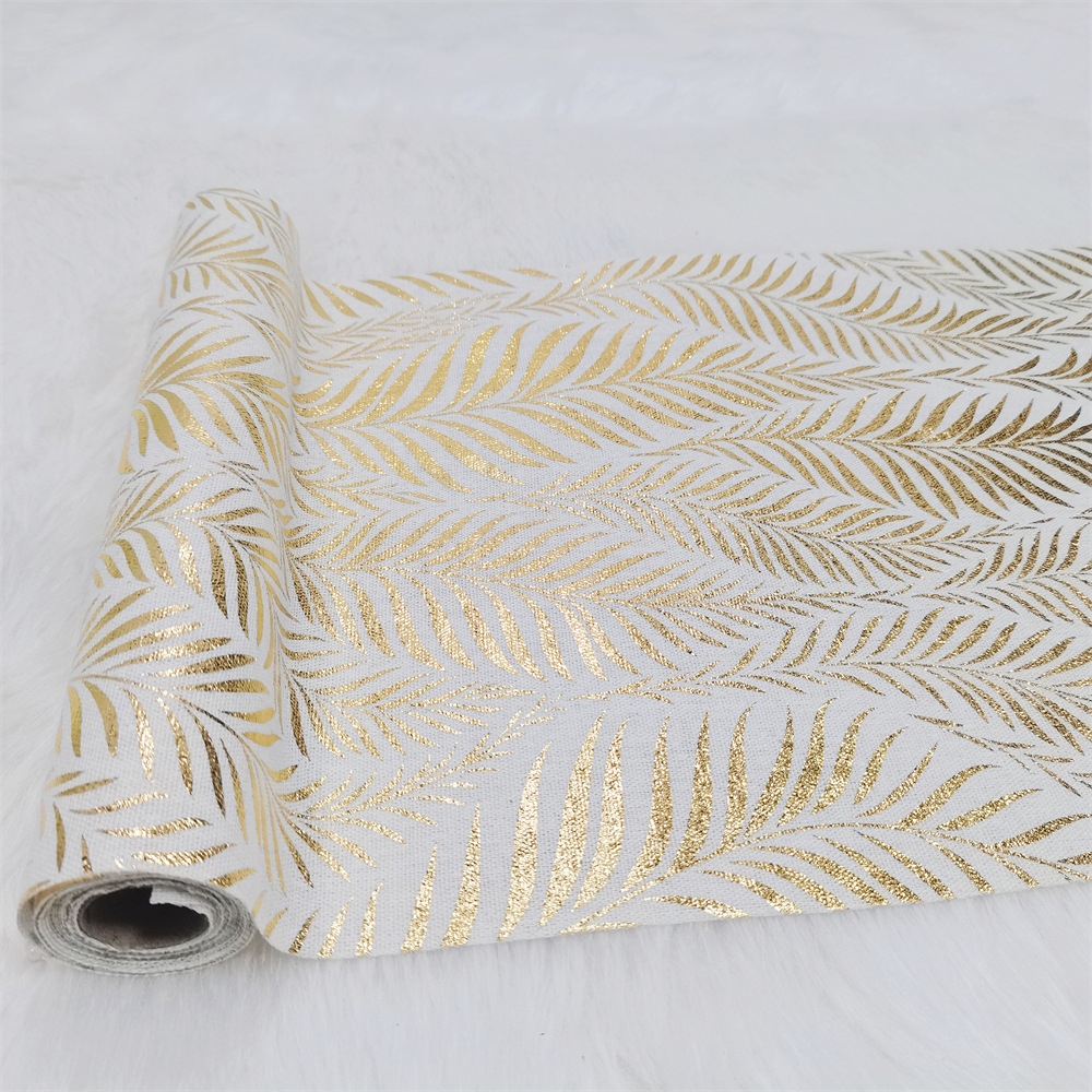 Yiwu Production Spot Bronzing Color Leaf Trimming Polyester Cotton Table Flag Holiday Dinner Banquet Christmas Decoration