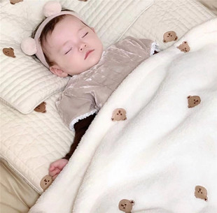 Korean Ins Bear Embroidered Blanket Baby Blanket Embroidered Blanket Embroidered Blanket for Baby and Young Children Going Out Blanket for Autumn and Winter Nap Blanket