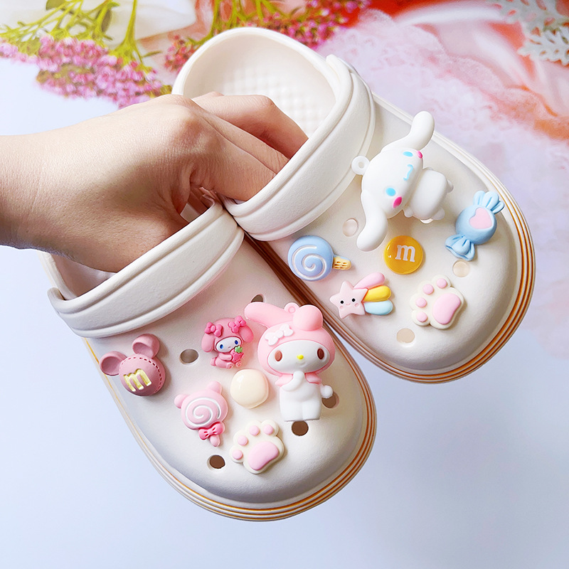 Hole Shoes Accessories Three-Dimensional Soft Rubber Cute Doll Sanrio Melody Removable diy Resin Shoes Flower Shoe Buckle