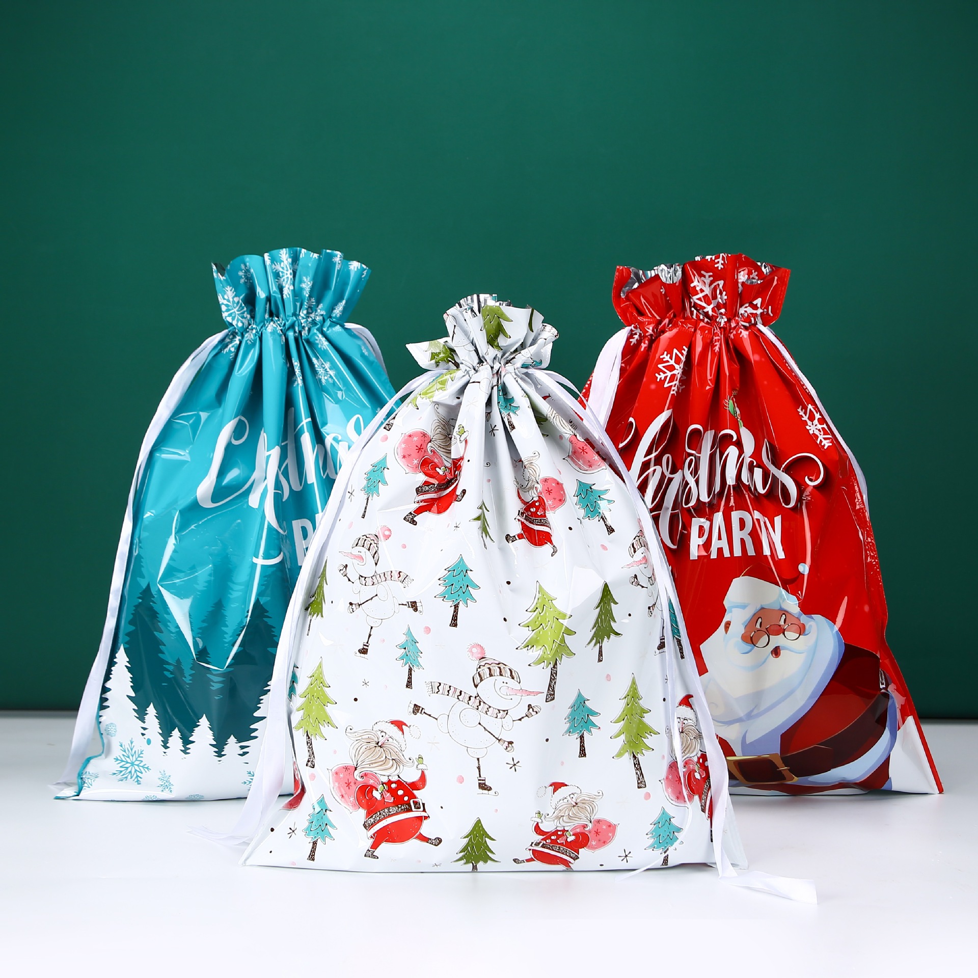 2024 Cross-border New Christmas Packaging Bundle Drawstring Gift Bag Santa Candy Gift Bag suit_voghion.com