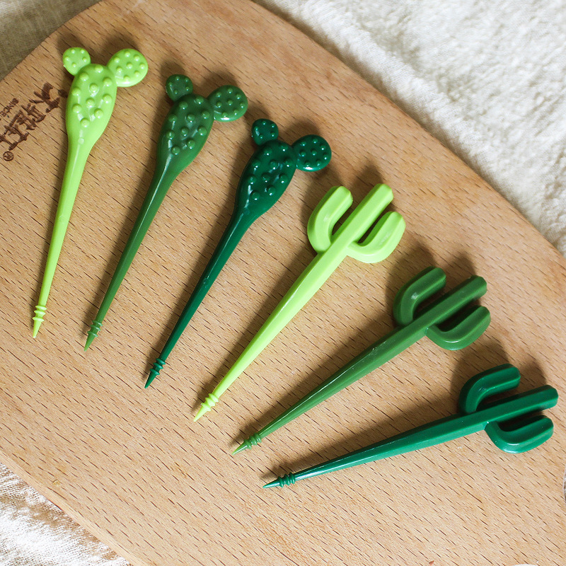 Creative Cartoon Plastic Cactus Fruit Fork Children's Bento Decorative Fruit Stick Cute Cake Snack Small Fork