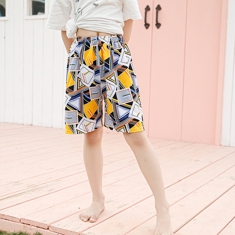 2024 Summer Thin Children's Shorts Boys' and Children's Breathable Printed Beach Pants Medium and Large Children's Casual Five-point Pants