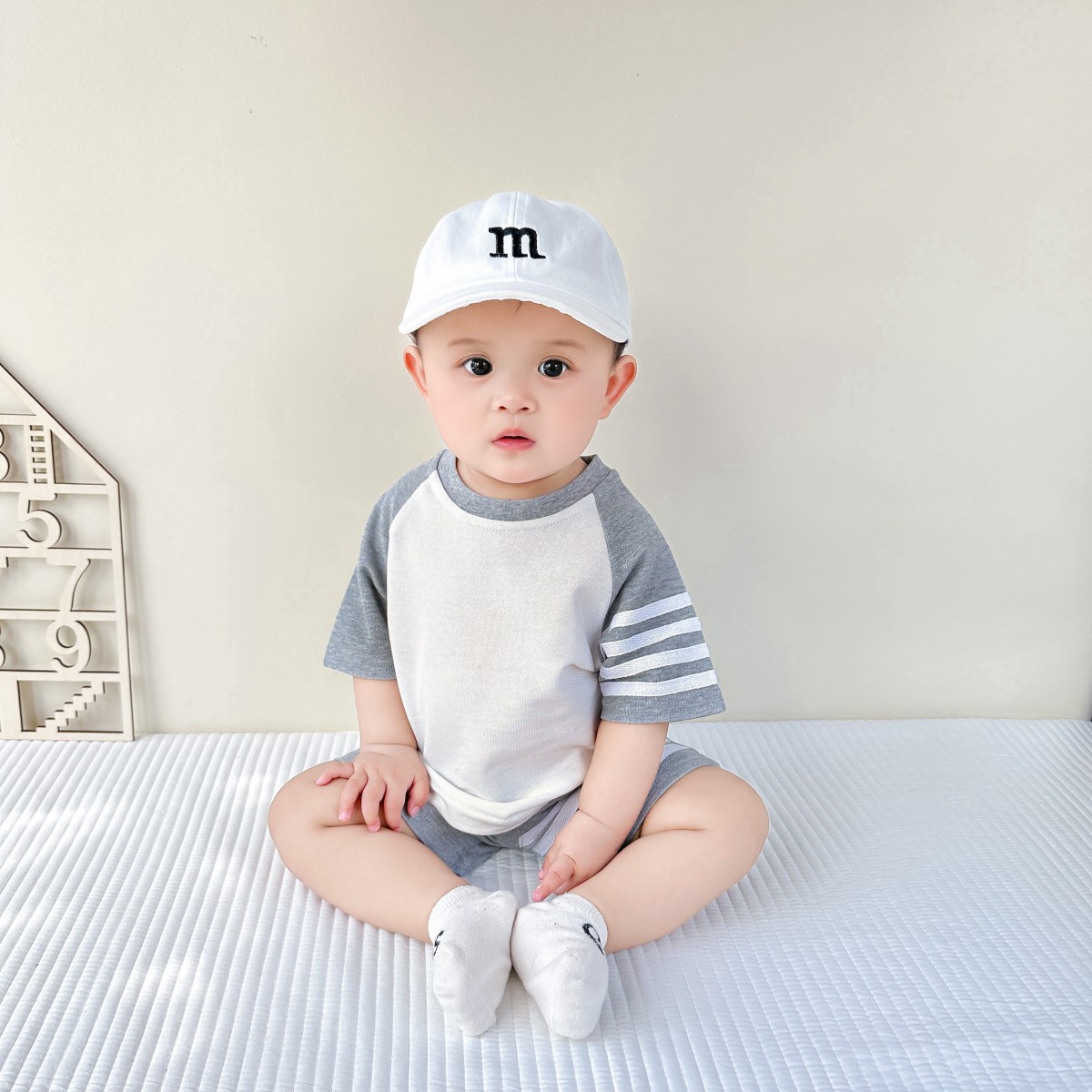 Ins Children's Suit Korean-style Four-bar Summer Raglan Sleeve Short-sleeved Top Men's and Women's Baby Shorts Going Out Color-matching Trendy