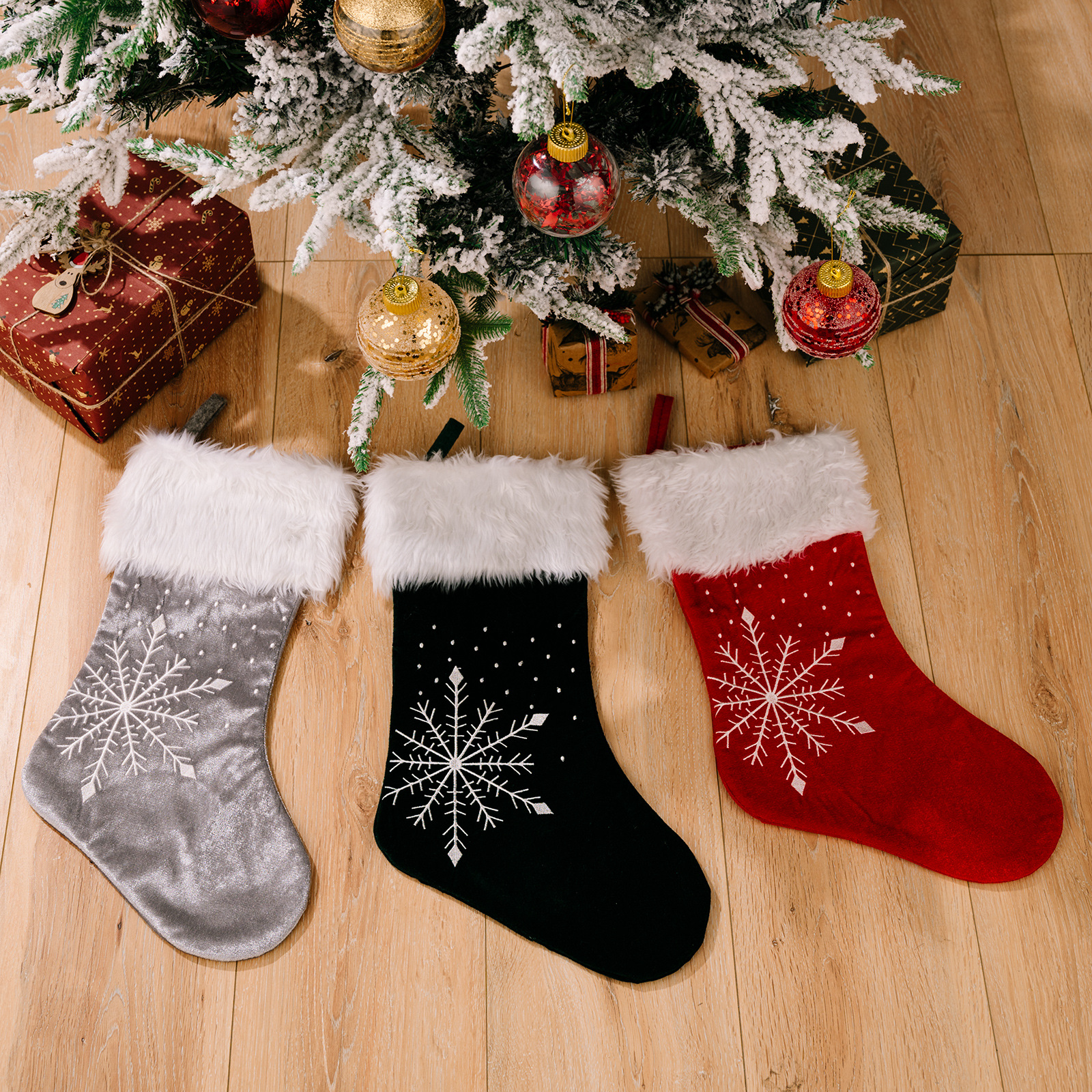 Christmas decorations electric embroidery snowflake Christmas socks high-grade Christmas socks gift bags window decoration_voghion.com