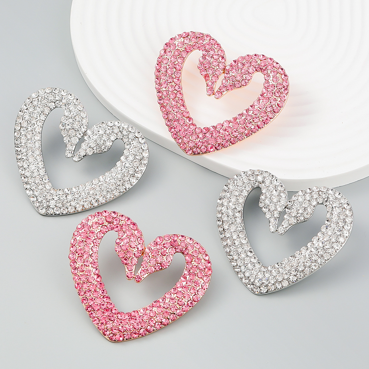 earrings2022跨境新款歐美誇張愛心形合金鑲鑽水鑽耳環女幾何耳釘