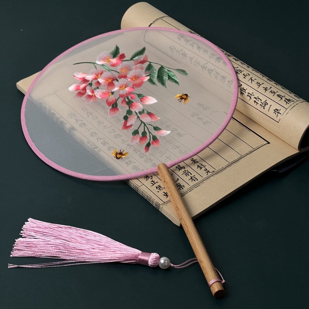 One-sided embroidery round fan * embroidery fan * Hanfu cartoon accessories * Chinese style cheongsam * Lotus crane fan antique